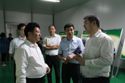 河南:省農業廳廳長宋虎振調研世紀香食用菌工廠化智能生產項目